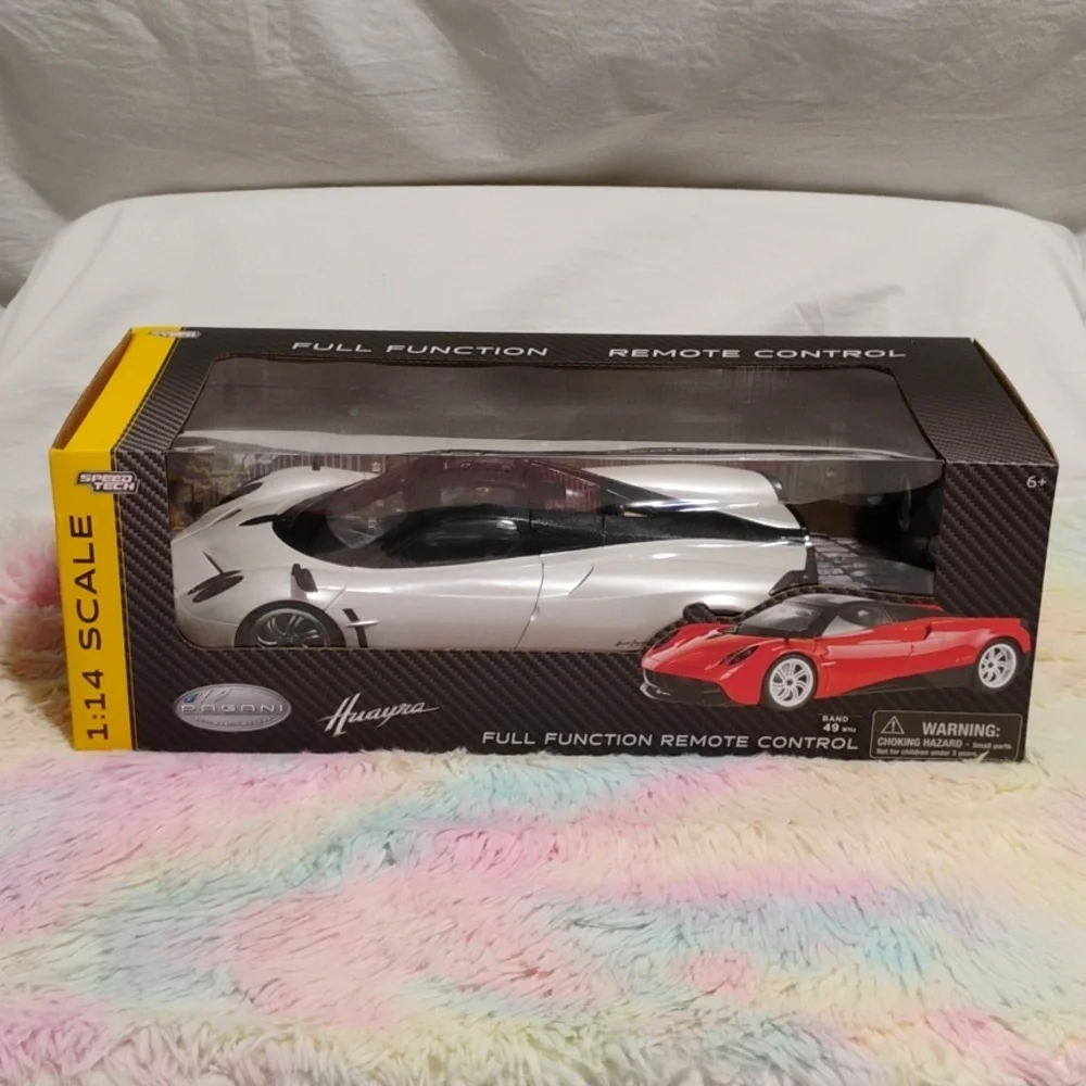 (A-4) NWT Pagani Huayra R/C Scale 1:14 Pearl White Sport Car Large